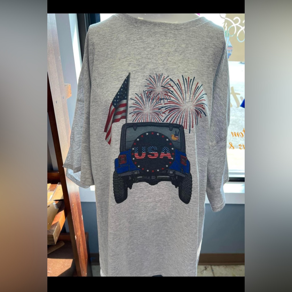 Brand New Gilden 5050 TShirt Patriotic Jeep